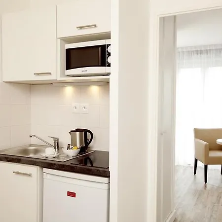 Sejours & Affairs Paris Bagneux 2*